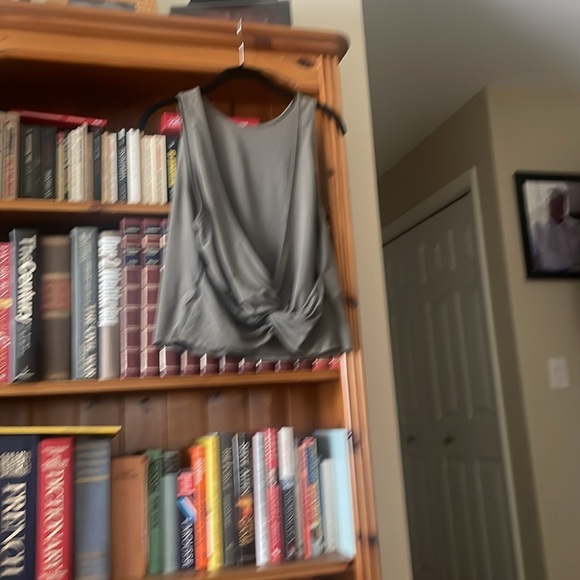 Lululemon GREEN twist low back t-shirt NWOT 6 - Picture 4 of 4